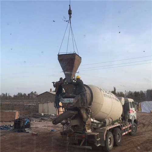 临武县“精准瞄准”—— 吊车的 “定位导航” 技术