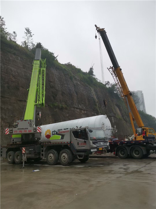 临武县“不怕风雨冻”—— 吊车的 “恶劣环境适应” 技术
